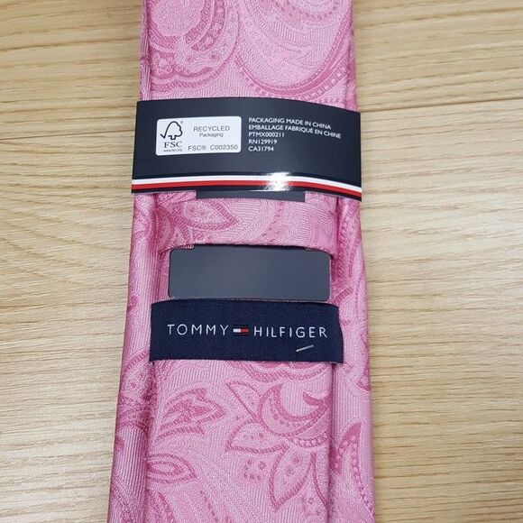 TOMMY HILFIGER Mens Neck Tie Pink Paisley Silk Blend Classic Pointed - Picture 3 of 6